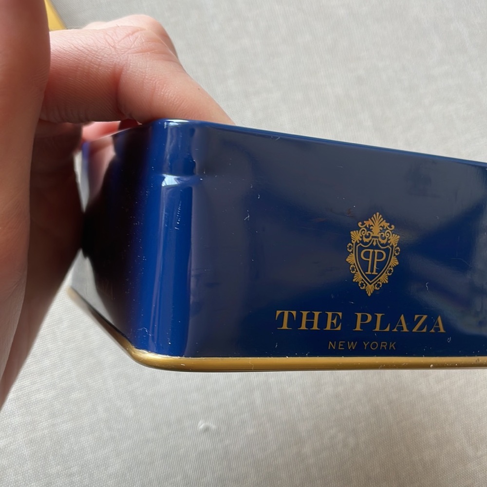 The Plaza tin box - Picture 6 of 10